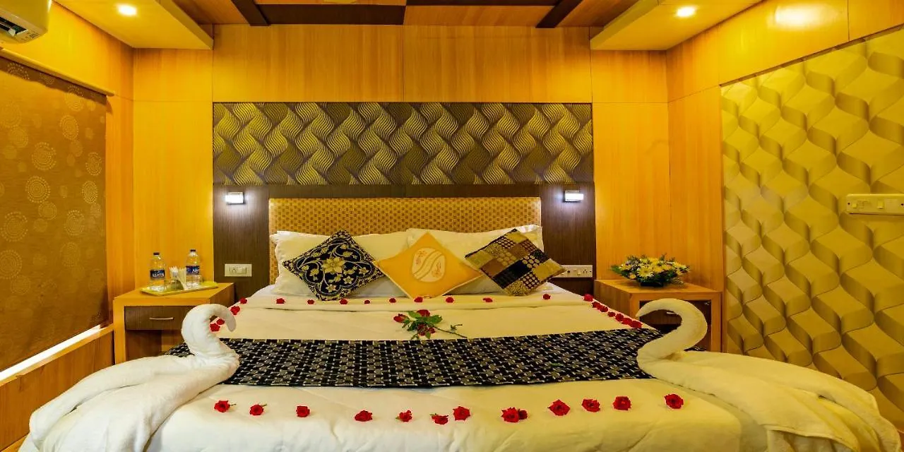 ***** Botel Southern Panorama Houseboats Alappuzha India
