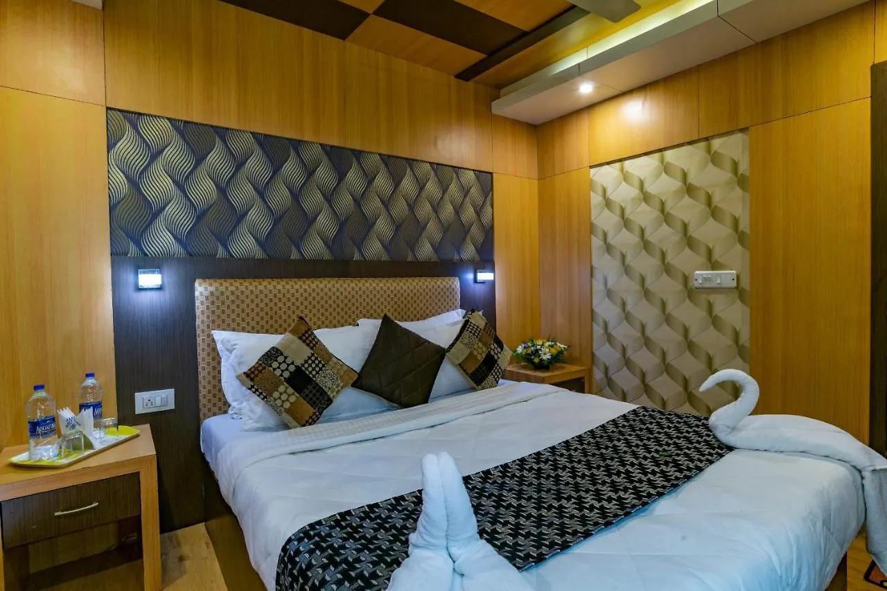 Botel Southern Panorama Houseboats Alappuzha
